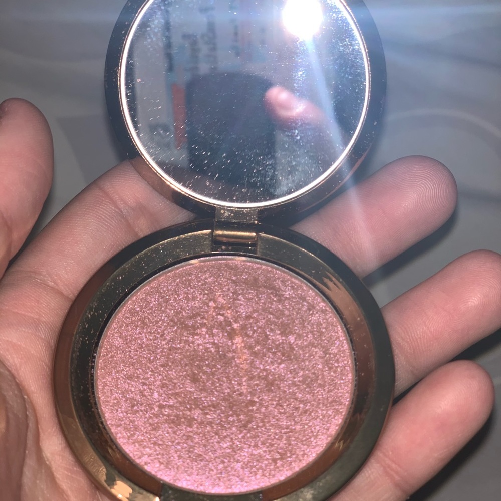 Becca Light Chaser Highlight (.23 oz)